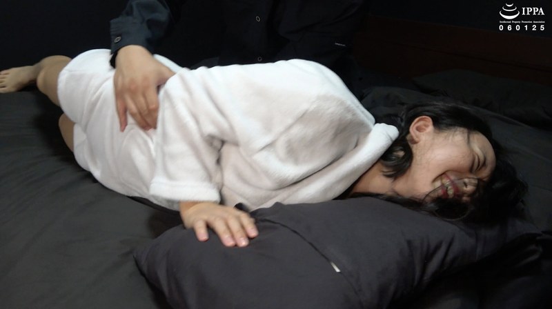 「ほたるさんに今日の感想をくすぐったりくすぐられたりしながら聞いてみました」 わかしラボ WAKA-065 海埜ほたる SPECIAL MOVIE パッケージ画像