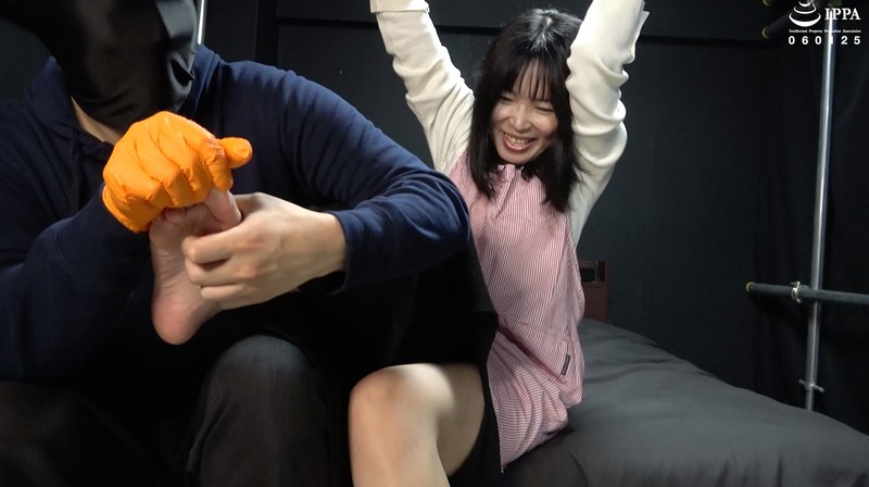 「私服姿でバンザイ拘束された奥様の弱点の腋の下をガッツリ責め倒す！」わかしラボ WAKA-070杉崎みさき 2