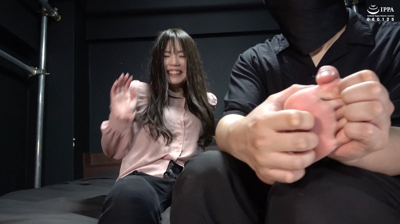 「くすぐりに弱すぎて反応を楽しまれちゃう美人を全身くすぐりチェック！」わかしラボVol.032- 1 乃木ちはる パッケージ画像