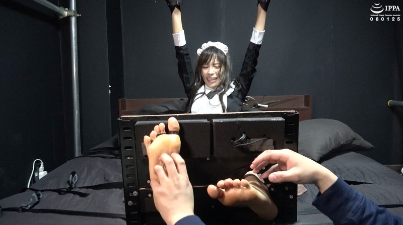 「憧れのメイド長を足枷に拘束して足裏徹底くすぐりいじめ！」わかしラボVol.037- 4 真木今日子 パッケージ画像
