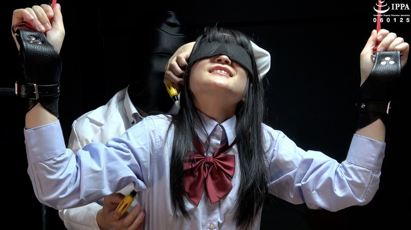 「ドMな制服少女へ拘束くすぐり開発! だんだん反応が良くなってきた?」わかしラボVol.041- 2 伊織ひなの パッケージ画像