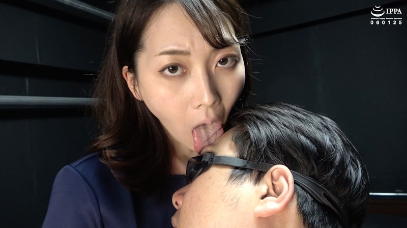【舌ベロ】超濃厚な舌ベロで顔舐め唾垂らしM男いじめ＋おまけで本気オナニー 香椎佳穂 パッケージ画像